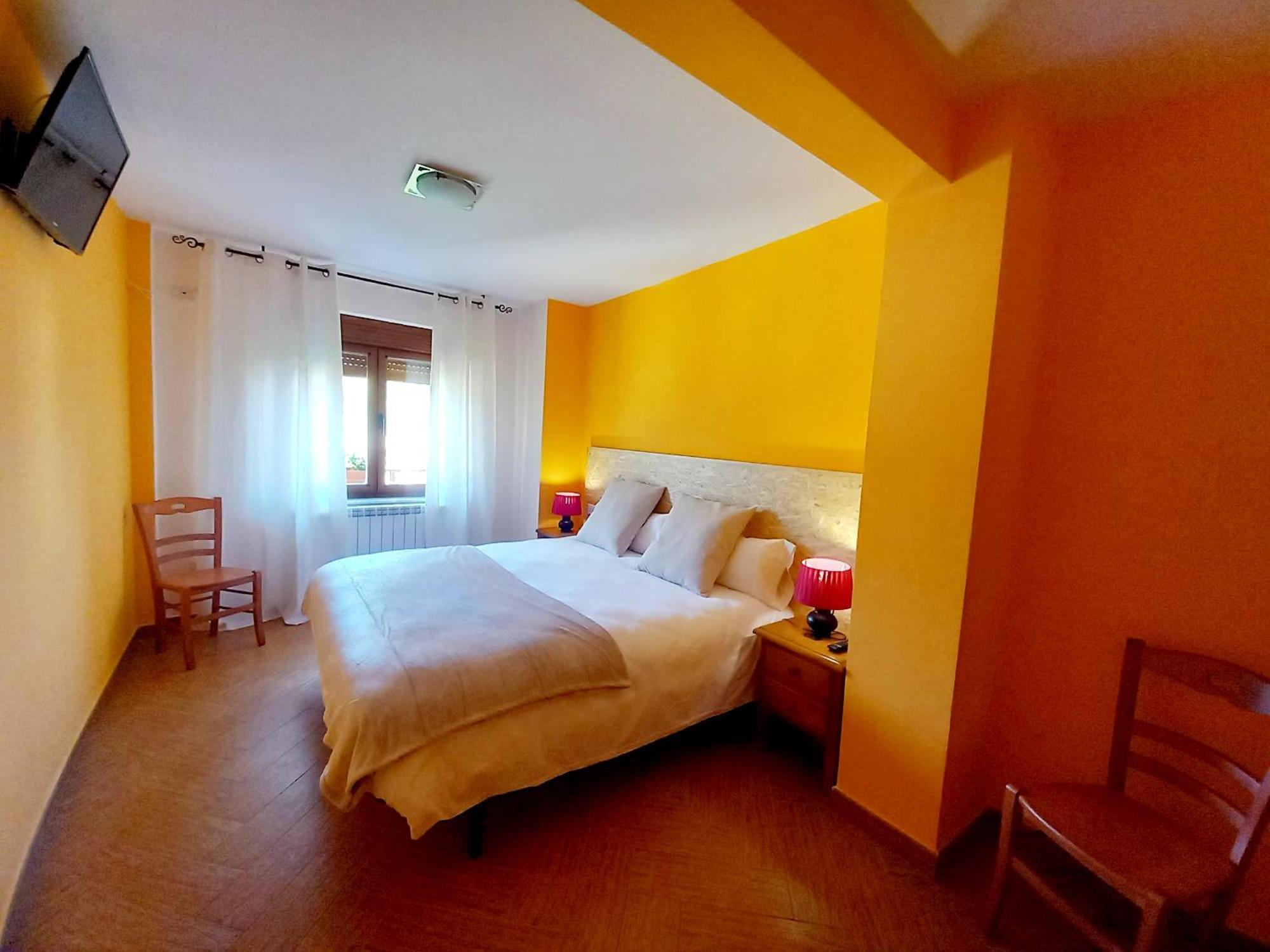 Hotel Rural Orquidea Velilla del Rio Carrion ภายนอก รูปภาพ