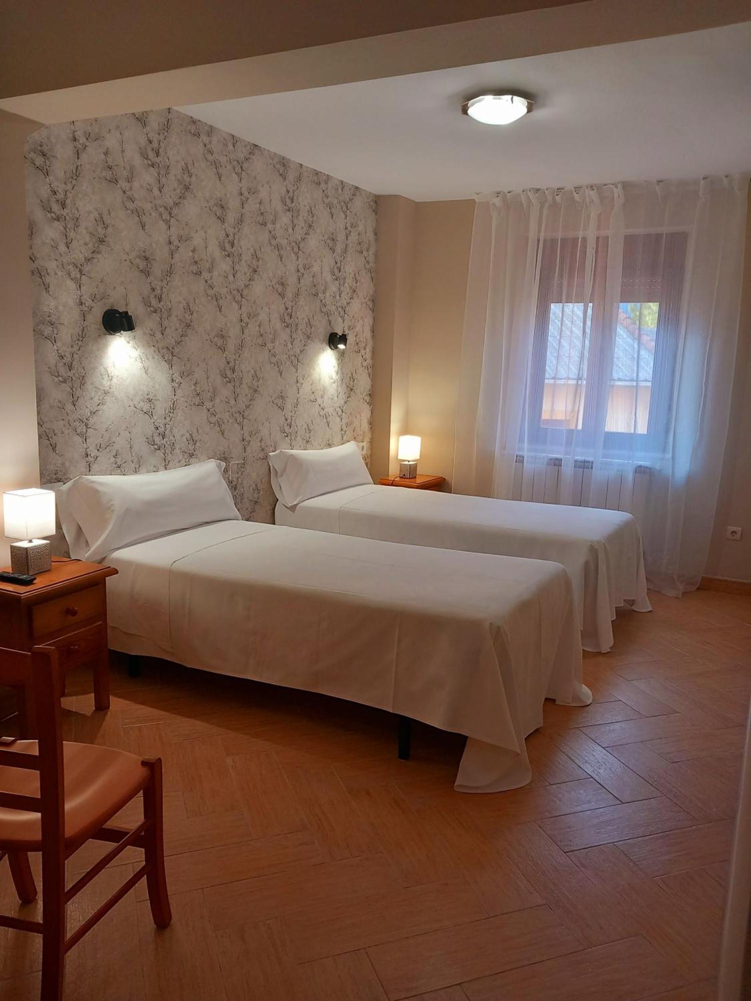 Hotel Rural Orquidea Velilla del Rio Carrion ภายนอก รูปภาพ