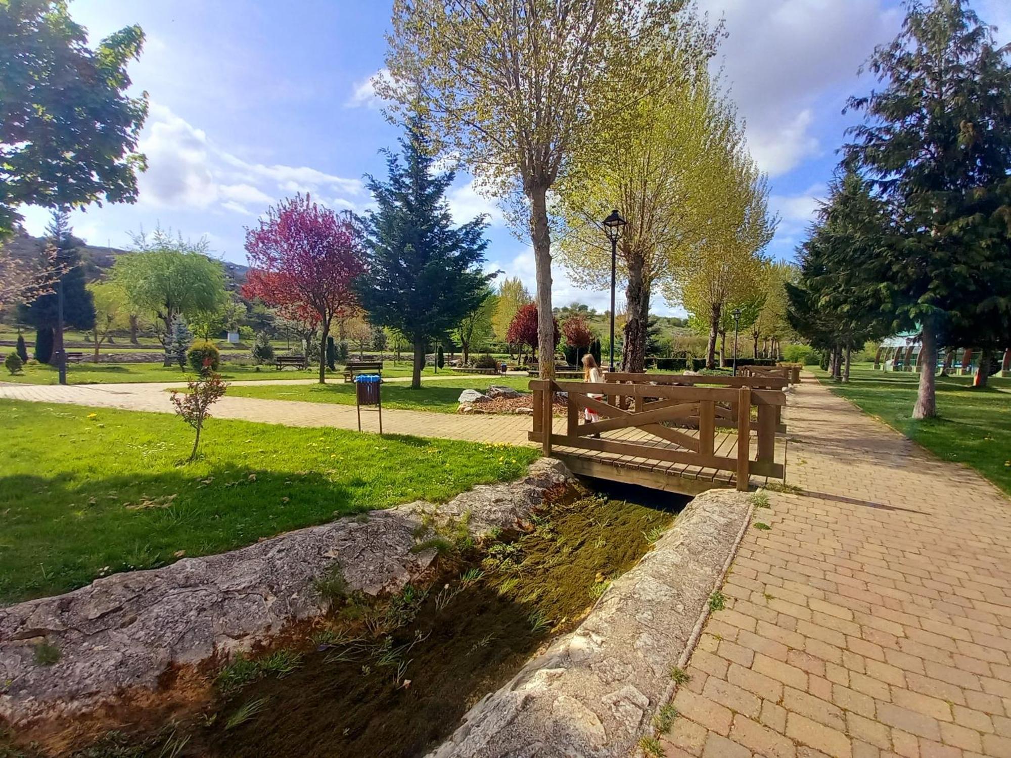 Hotel Rural Orquidea Velilla del Rio Carrion ภายนอก รูปภาพ