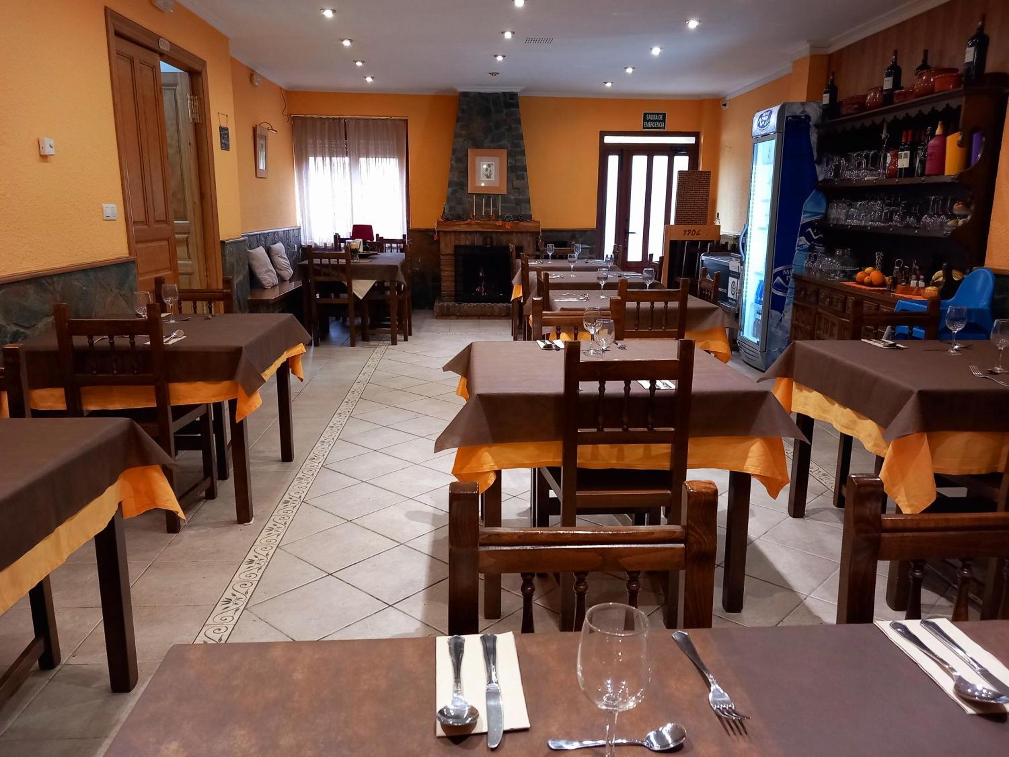 Hotel Rural Orquidea Velilla del Rio Carrion ภายนอก รูปภาพ
