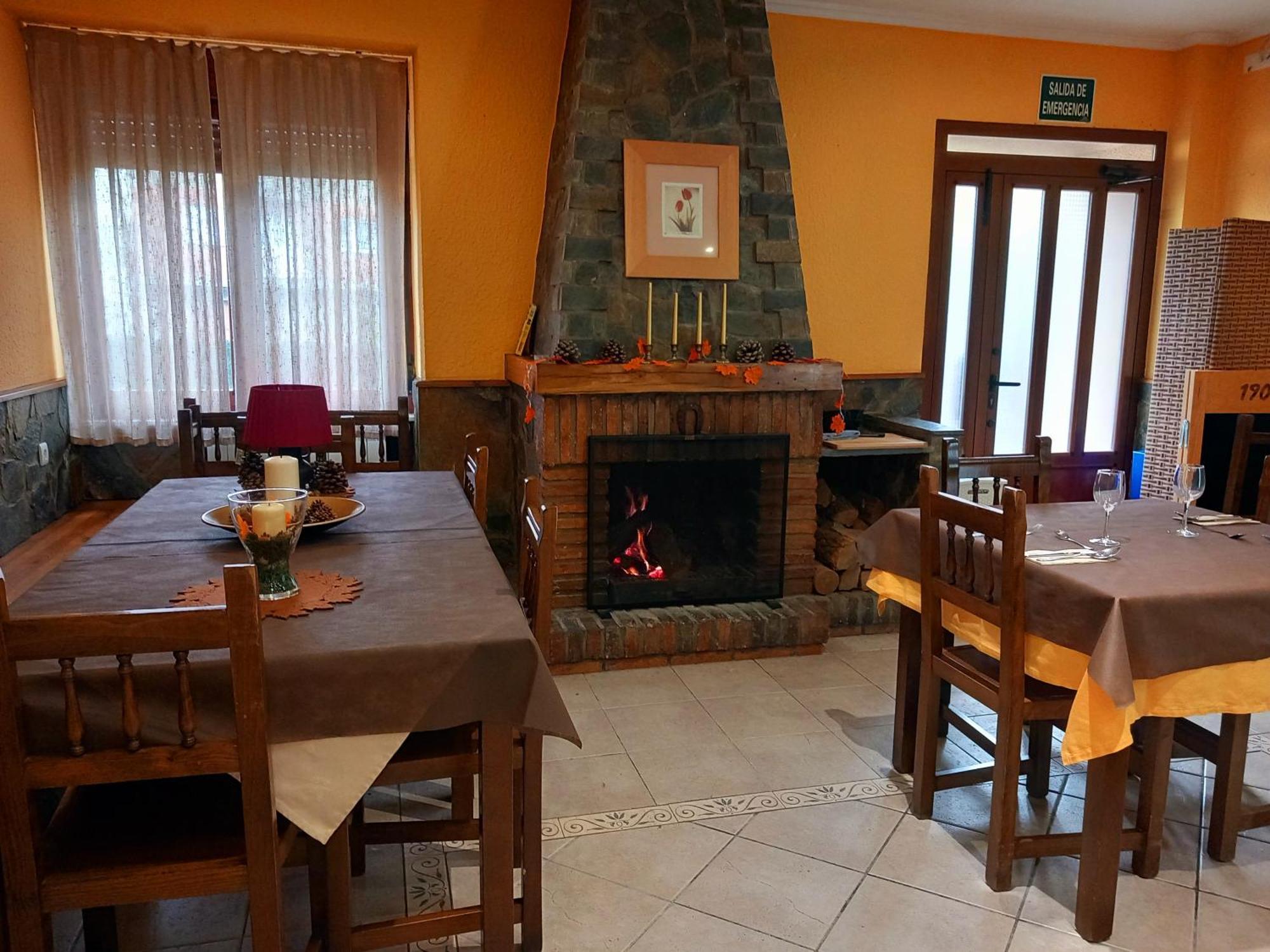 Hotel Rural Orquidea Velilla del Rio Carrion ภายนอก รูปภาพ